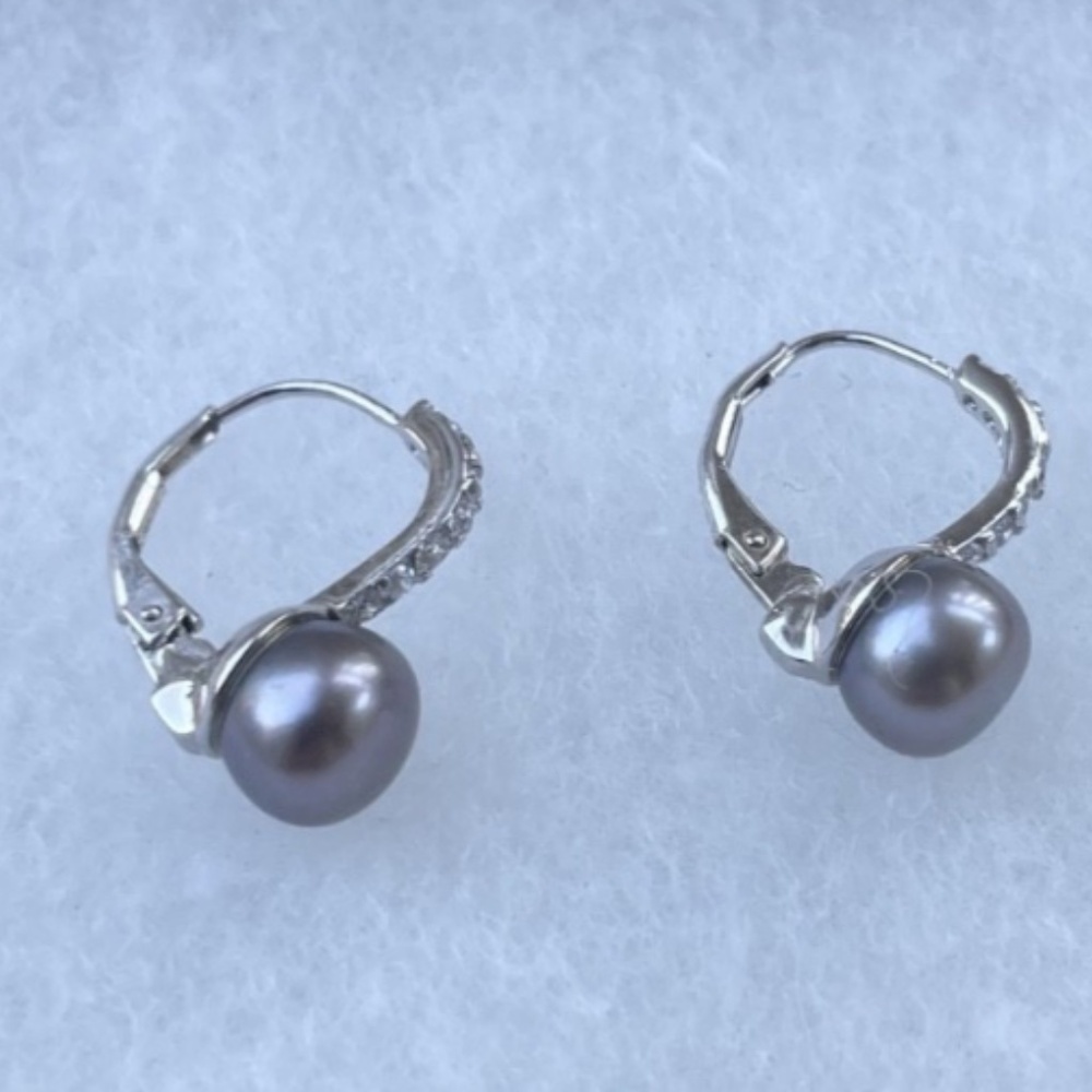 6mm Gray Pearl Leverback Earrings w/ cz - Picture 4 of 6